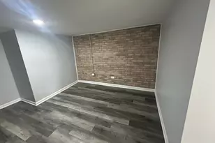 10010 S Emerald Ave, Chicago, IL 60628 - Photo 16