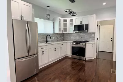 10010 S Emerald Avenue, Chicago, IL 60628 - Photo 8