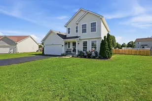 1316 Sherborn Ct, Minooka, IL 60447 - Photo 2