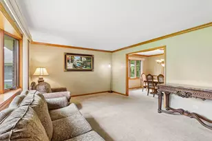 308 S Knollwood Dr, Schaumburg, IL 60193 - Photo 10