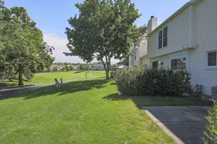 37 Carey Ln, Streamwood, IL 60107 - Photo 32
