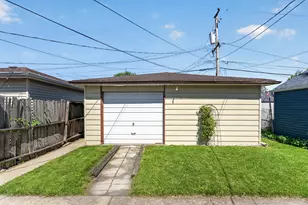 7811 McVicker Ave, Burbank, IL 60459 - Photo 2