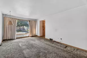 7811 McVicker Ave, Burbank, IL 60459 - Photo 14