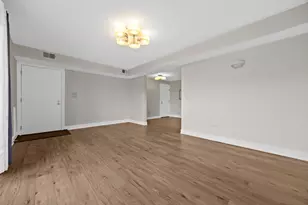 7610 S 88 Ct, Justice, IL 60458 - Photo 2