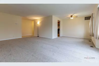 3004 Roberts Drive #8, Woodridge, IL 60517 - Photo 10