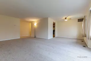3004 Roberts Dr, Woodridge, IL 60517 - Photo 10
