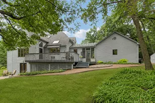 14 Brierwoods Ln, Hawthorn Woods, IL 60047 - Photo 4