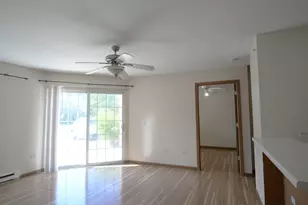 1548 W Sand Bar Ct, Round Lake Beach, IL 60073 - Photo 4