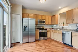 817 Summit Creek Dr, Shorewood, IL 60404 - Photo 8