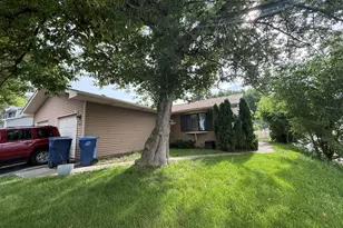 803 Pine Grove Ave, Gurnee, IL 60031 - Photo 2