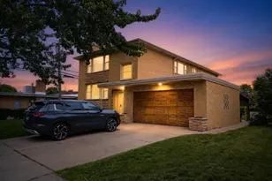 7941 Karlov Ave, Skokie, IL 60076 - Photo 2