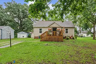 406 S 4th St, Saint John, IL 61873 - Photo 1