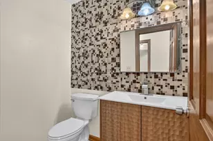 1585 Marshfield Dr, Rockford, IL 61107 - Photo 18