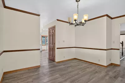 1585 Marshfield Drive, Rockford, IL 61107 - Photo 8