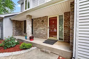 1585 Marshfield Dr, Rockford, IL 61107 - Photo 4