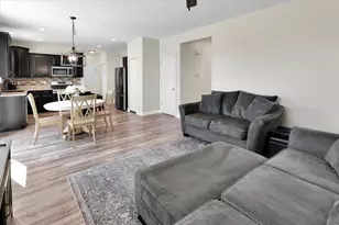 503 Sutton St, Yorkville, IL 60560 - Photo 6