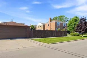 1549 N 22nd Ave, Melrose Park, IL 60160 - Photo 4