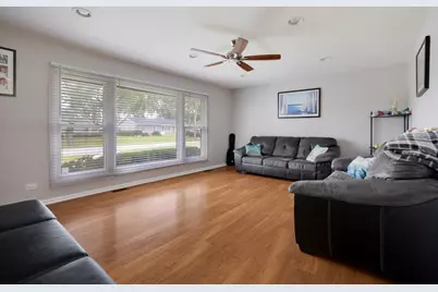 1116 Maple Lane, Elk Grove Village, IL 60007 - Photo 6