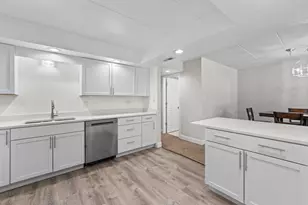 4101 W 93rd Pl, Oak Lawn, IL 60453 - Photo 8