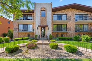 4101 W 93rd Pl, Oak Lawn, IL 60453 - Photo 1