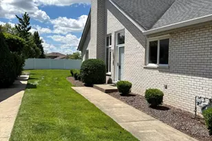 8821 Bluebird Dr, Tinley Park, IL 60487 - Photo 4