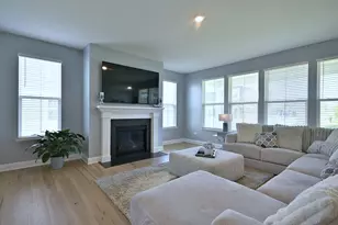 1174 Larswood Ln, Crystal Lake, IL 60012 - Photo 8