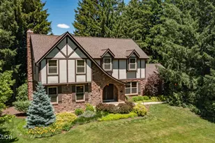 22W166 McCarron Rd, Glen Ellyn, IL 60137 - Photo 1