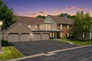 117 Dunham Pl Common, Saint Charles, IL 60174 - Photo 1