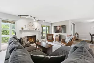 117 Dunham Pl Common, Saint Charles, IL 60174 - Photo 4