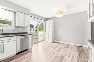 883 Holiday Dr, Lake Holiday, IL 60548 - Photo 10