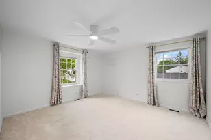 1925 Cloverdale Ct, Schaumburg, IL 60194 - Photo 32