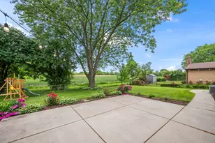1925 Cloverdale Ct, Schaumburg, IL 60194 - Photo 38