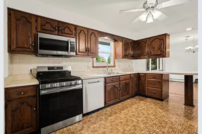 41 E Larkspur Lane, Bristol, IL 60512 - Photo 8