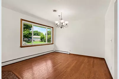41 E Larkspur Lane, Bristol, IL 60512 - Photo 6