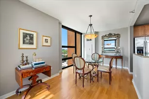1160 S Michigan Ave, Chicago, IL 60605 - Photo 10