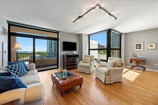 1160 S Michigan Ave, Chicago, IL 60605 - Photo 2