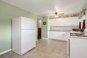 526 67th Pl, Willowbrook, IL 60527 - Photo 10