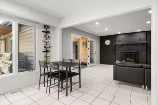 316 Oak Meadows Dr, Wood Dale, IL 60191 - Photo 2