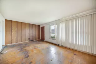 2558 E 93rd St, Chicago, IL 60617 - Photo 14