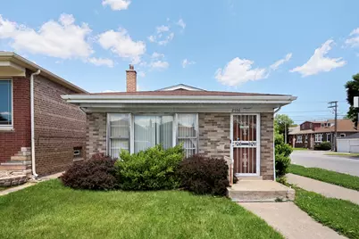 2558 E 93rd Street, Chicago, IL 60617 - Photo 2