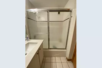865 W Buckingham Place #207, Chicago, IL 60657 - Photo 4