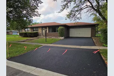 668 Lee Drive, Crystal Lake, IL 60014 - Photo 2