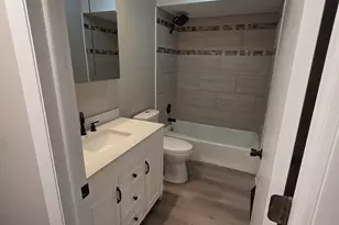 668 Lee Dr, Crystal Lake, IL 60014 - Photo 12