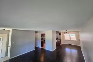 668 Lee Dr, Crystal Lake, IL 60014 - Photo 4
