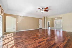 2200 E Gaisor Ct, Crete, IL 60417 - Photo 4