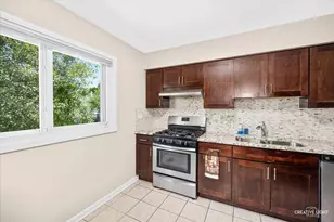 32 W Schubert Ave, Glendale Heights, IL 60139 - Photo 8