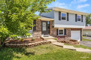 32 W Schubert Ave, Glendale Heights, IL 60139 - Photo 2