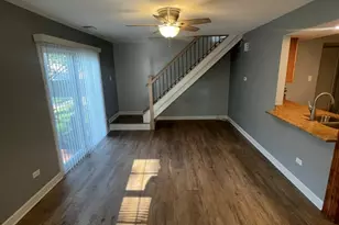 1202 Spur Ct, Wheeling, IL 60090 - Photo 2