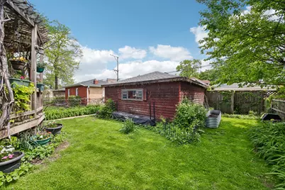 6551 N Maplewood Avenue, Chicago, IL 60645 - Photo 28