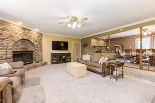 1604 6 Points Rd, Bloomington, IL 61701 - Photo 18